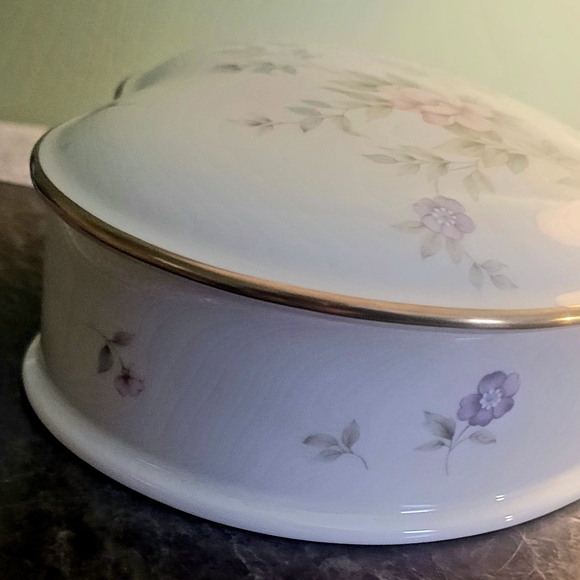 Mikasa Rememberance Heart-Shaped Floral Trinket Box - Picture 2 of 6